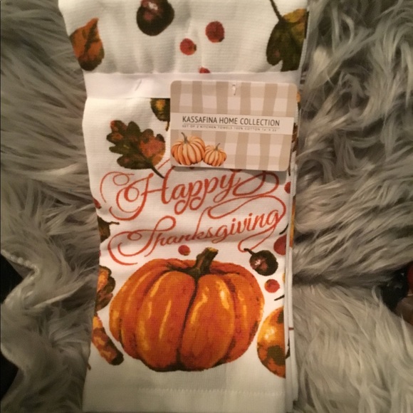 Thanksgiving Pilgrims & Towel Set - Picture 4 of 4